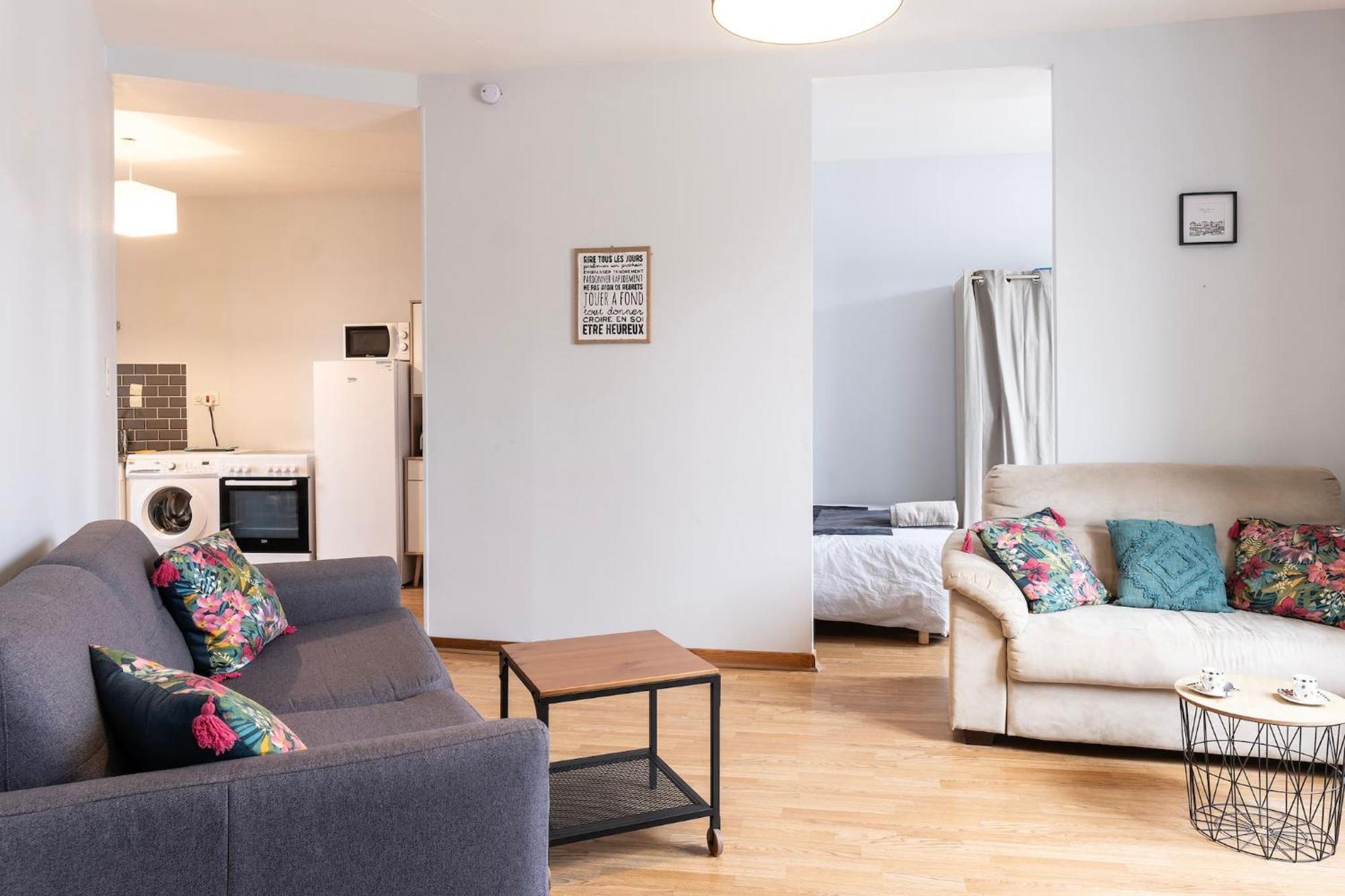Grand Studio ✰ 35M² ✰ Centre ✰ 4Pers/2Lits ✰ Cuisine ✰ Wifi Cande Exterior photo